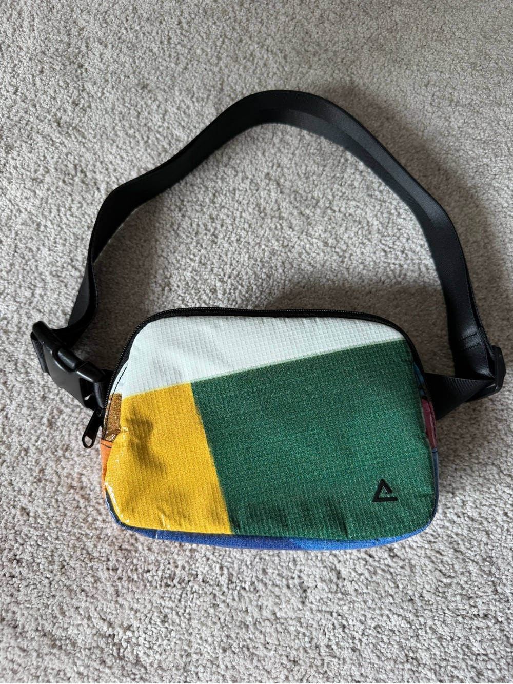 Rareform Zion Unisex Fanny Pack Waist Bag Sling Green Yellow White Blue EUC